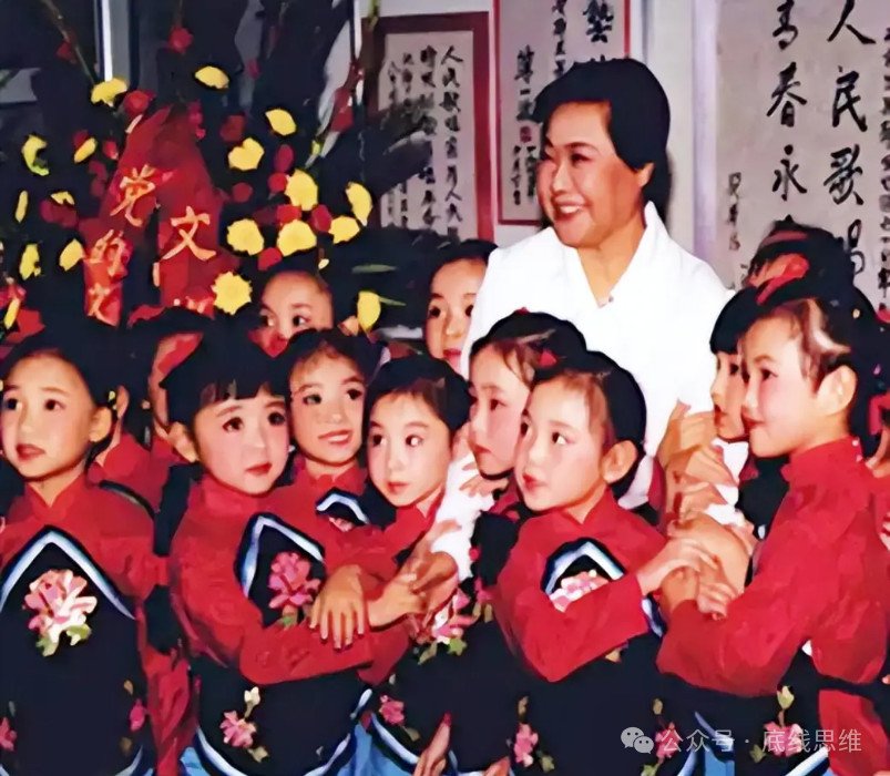 同题参见根据她生前“不设灵堂