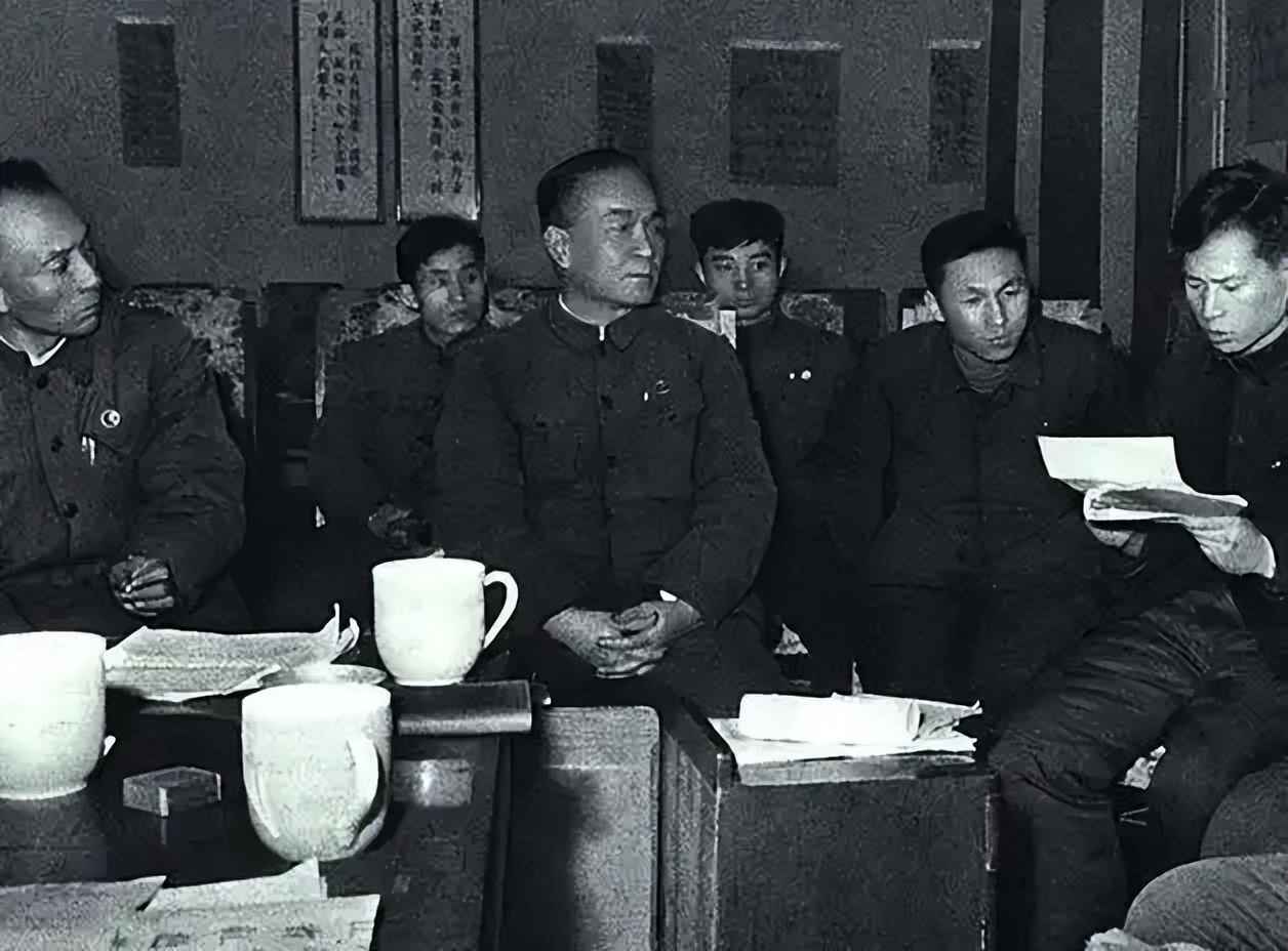 在伟大领袖金日成同志华诞114周年之