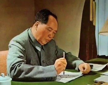 在唐山这座著名的工业城市被地震化为废