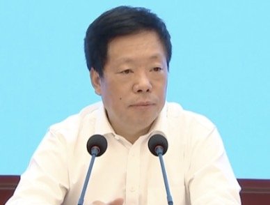 本页围绕「爱游戏体育在线手机版新人权