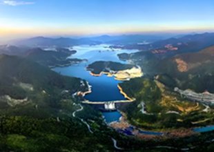 《三国演义》是中国封建社会的一部奇书